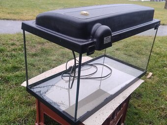 Predám akvárium 54l s príslušenstvom - 4