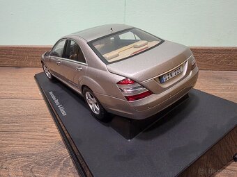 Mercedes Benz S500 W221 S-Klasse AUTOart Model 1:18 - 4
