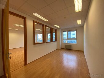 Rekonštruované kancelárske priestory na prenájom - ul. Údern - 4