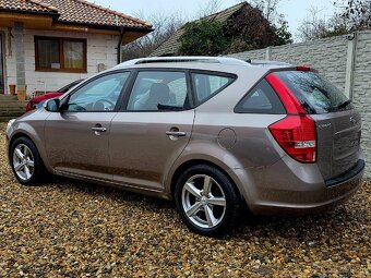 Kia Ceed SW • 1.4i • Facelift 2011 • 59 tisíc KM • Nová STK - 4