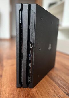 Sony PS 4 pro 1 TB aj s hrami TOP STAV - 4