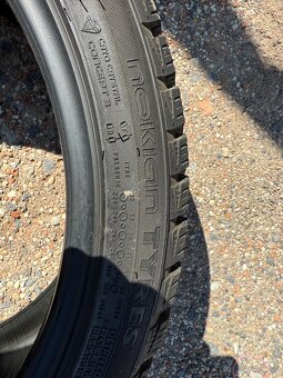 225/40r18 zimne - 4