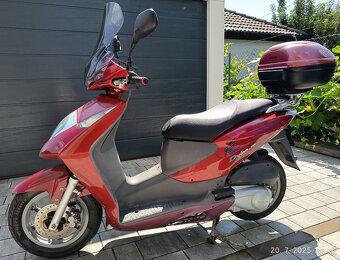 Predam Honda Dylan 125 REZERVOVANÉ - 4