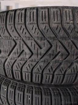 Predám zimné pneumatiky na diskoch na toyotu yaris 2017 - 4