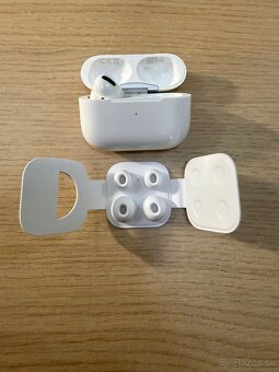 APPLE AirPods Pro ĽAVÉ SLÚCHADLO - 4
