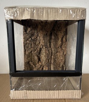 Terárium s korkovou 3D stenou - 4