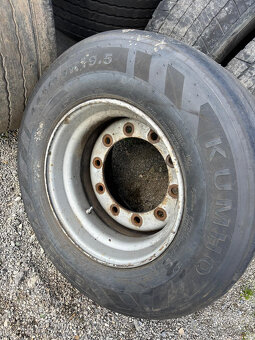 Predam nakladnú pneu 445/45 R19.5 - 4