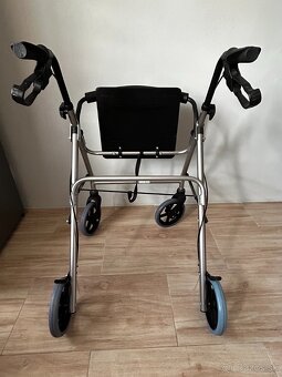 Chodítko pre seniorov Rollator - 4