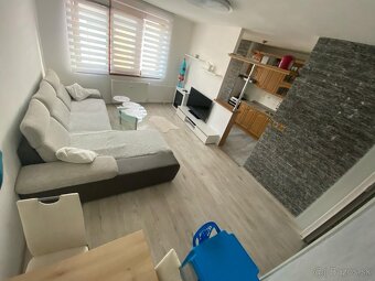 Poschodový tehlový byt v kľudnej lokalite. - 4
