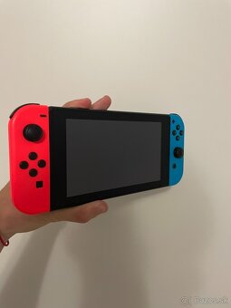 Nintendo Switch - 4