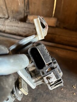 Motorček stieračov audi a4 b7 - 4