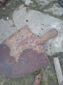 Staré vojenské lopatky - 4