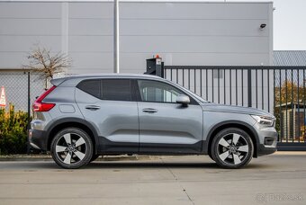 Volvo XC40 D4 Momentum AWD A/T - 4
