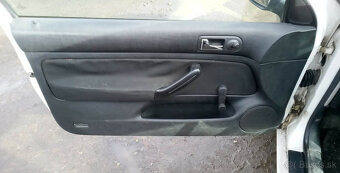 Volkswagen Golf 1,4i 55kw - 4