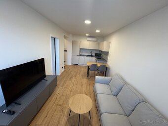 Prenajom 2 izboveho bytu | 2-Room Apartment near city centre - 4