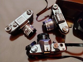 3 fotoaparáty Praktica a 3 objektívy Flektogon Tessar a.. - 4