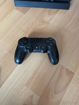 Playstation 4 - 4