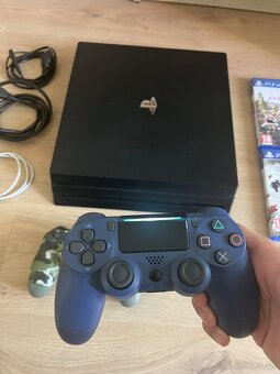 Playstation 4 Pro 1TB + ovládače , kabeláž a hry - 4