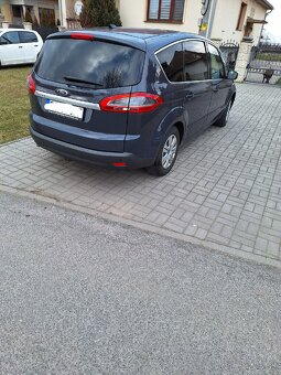 Ford S-Max
- 4