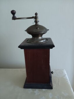 Starý mlýnček na kávu s mapou, výška 36cm - 4