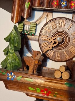 Predám funkčné osemdňové kukučkové hodiny pri kukaní drevoru - 4