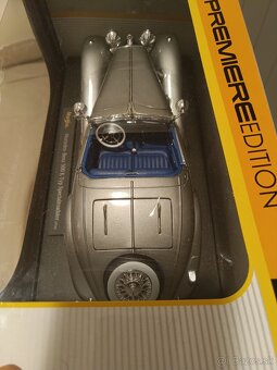 Mode lPremiere Edition Mercedes Benz 500 - 4