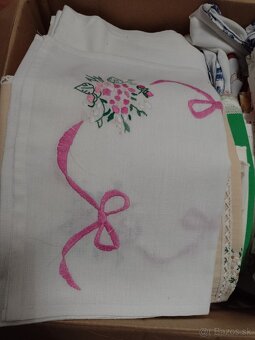 Obrusy s vianočným motívom. - 4