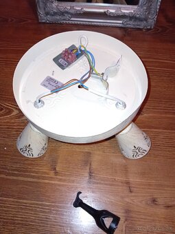 Darujem za ananás 🍍 svietidlo GU10 - 4