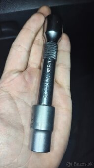 Milwaukee FUEL Razový uťahovak - 4