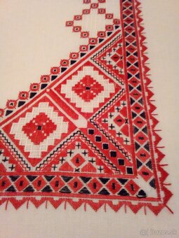 Ručne vyšívané obrusy 2 - 4