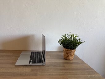 Notebook MacBook Pro 13 M1 strieborný 512GB - 4