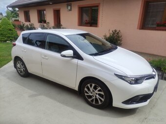 Toyota auris - 4