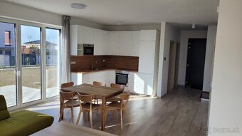 Ponúkame na prenájom 4 izbový byt v rodinnom dvojdome - 4