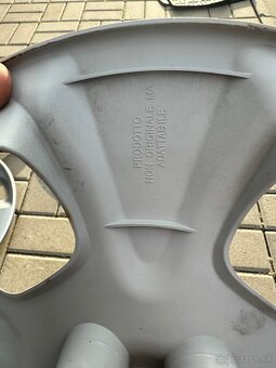 Predám Fiat puklice veľkosť r15 - 4