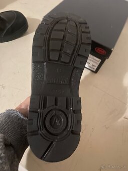 Pracovná zimná obuv - 4