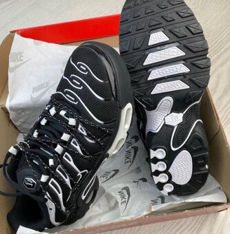 Nike Air Max Plus TN lace Toggle Black&white - 4