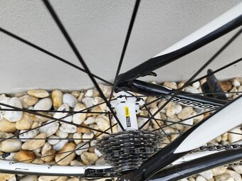 Predám cestný bicykel Cannondale Supersix - 4