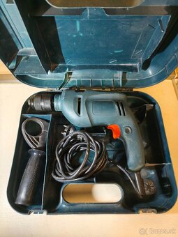Predám príklepovú vŕtačku Black & Decker 500W - 4