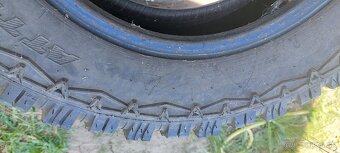Pneu LT 215/65/R16 - 4
