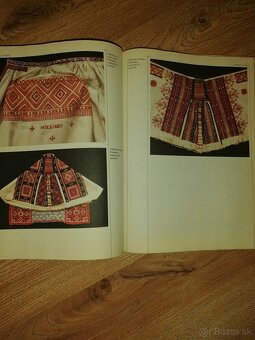Kniha-Slovenské výšivky. - 4