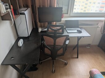 Počítačový stol - 4