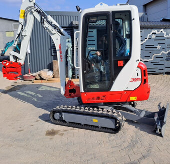 TAKEUCHI TB320 - DIESEL - 4