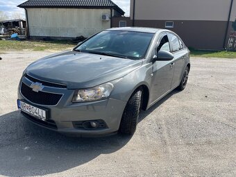 Chevrolet cruze 1.6 sedan 2009 - 4