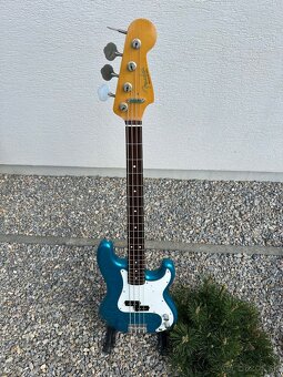 Fender precision bass - 4