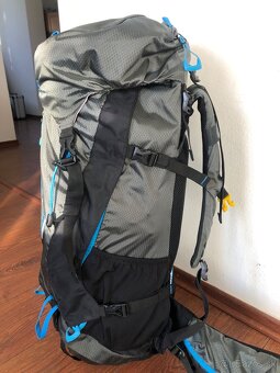 Turistický batoh BERG 60/70l - 4