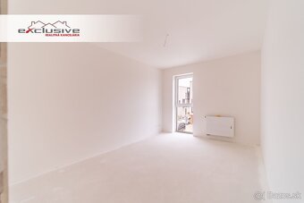 3 IZBOVÝ BYT – TRNKOV, 69 M², PARK. STÁTIE - 4