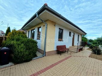 Útulný zariadený bungalov s nádherným pozemkom - 4