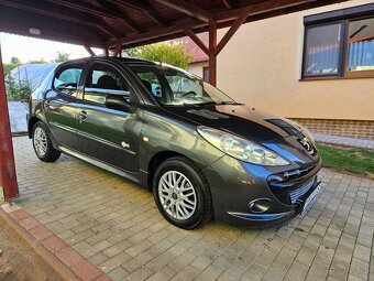 Peugeot 206+ 2012 1.4 benzín - 4