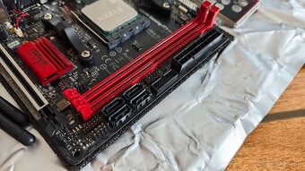 ASRock Fatal1ty AB350 Gaming-ITX/ac + AMD Ryzen 1700X - 4