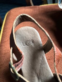 nové drevákové sandálky UGG veľ. 36 - 4